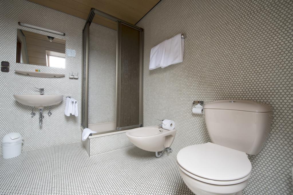 Hotel Continental Saarbrücken Pokoj fotografie