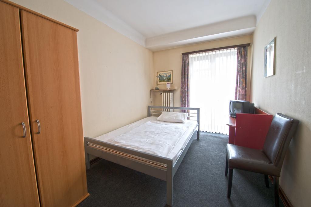 Hotel Continental Saarbrücken Pokoj fotografie