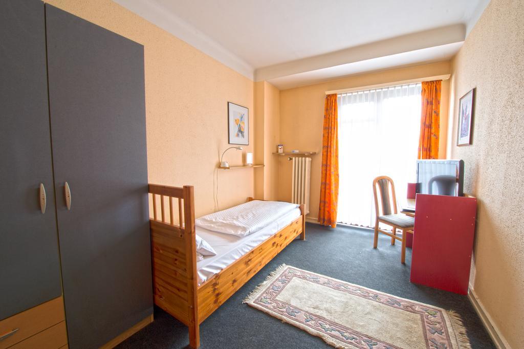 Hotel Continental Saarbrücken Pokoj fotografie