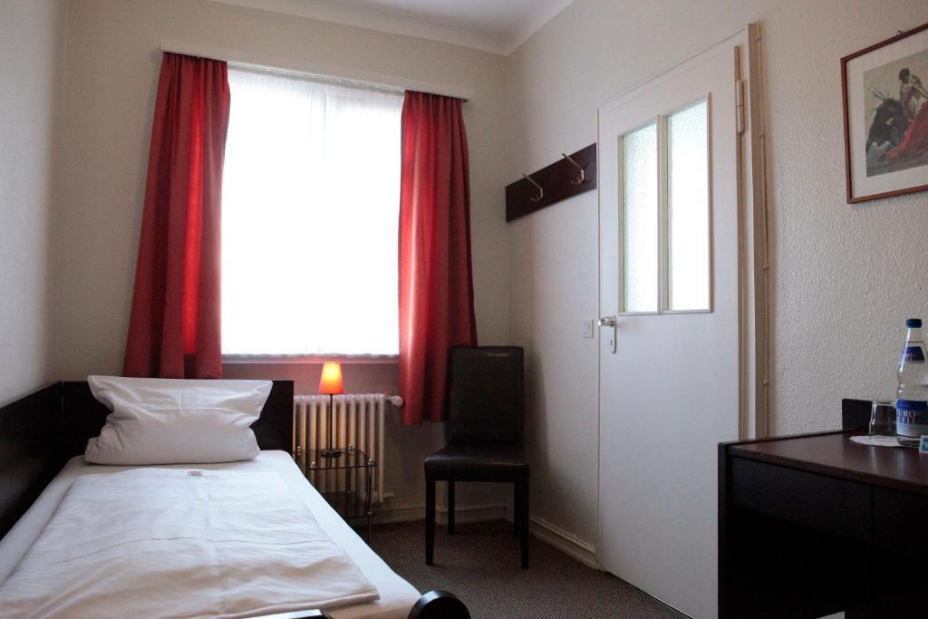Hotel Continental Saarbrücken Pokoj fotografie